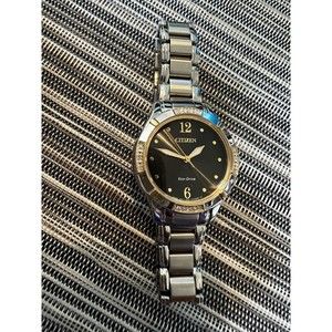Modern Stainless Steel Citizen Eco Drive Diamond Ladies E031-S1052497 Watch MINT
